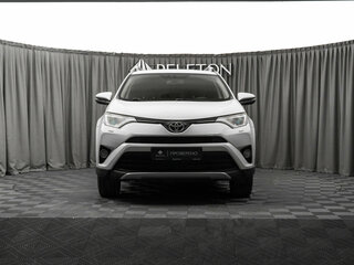 2017 Toyota RAV4 IV (XA40) Рестайлинг, белый, 2450000 рублей, вид 3
