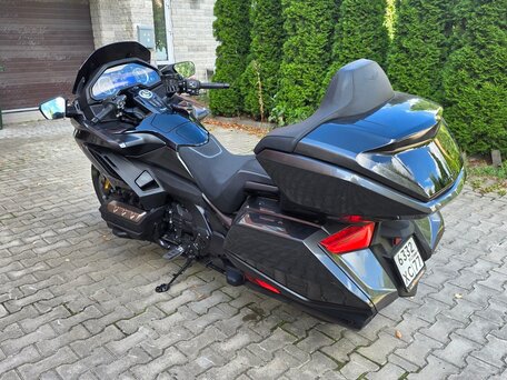 2024 Honda GL 1800 Gold Wing, серый, 2800000 рублей, вид 2