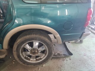 1996 Ford Expedition I, зелёный, 900000 рублей, вид 3