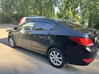 2015 Hyundai Solaris I Рестайлинг, чёрный, 800000 рублей, вид 4
