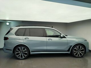 2026 BMW X7 40d I (G07) Рестайлинг, серый, 18650000 рублей, вид 5