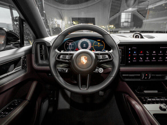 2026 Porsche Cayenne Coupé III Рестайлинг, серый, 24200000 рублей - вид 8