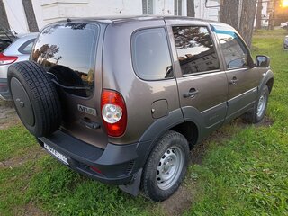 2014 Chevrolet Niva I Рестайлинг, коричневый, 550000 рублей, вид 3