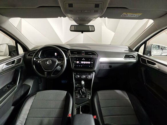 2020 Volkswagen Tiguan II, серебристый - вид 13