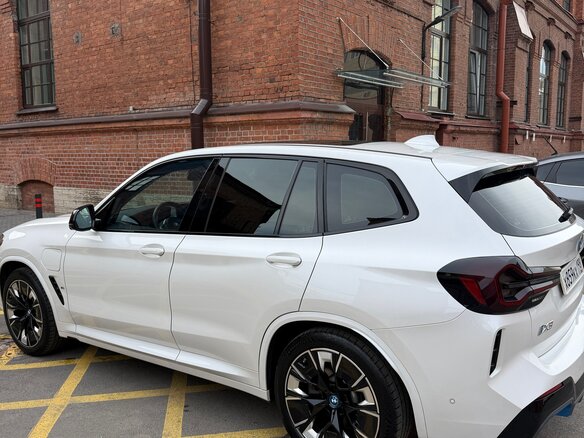 2022 BMW iX3 I (G08) Рестайлинг, белый, 5000000 рублей - вид 2