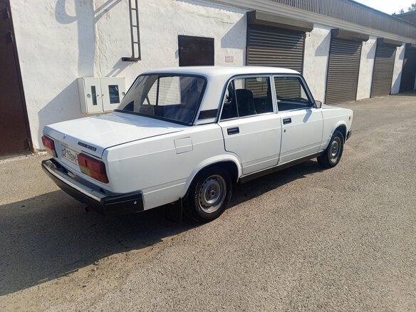 2011 Lada (ВАЗ) 2107, белый - вид 6