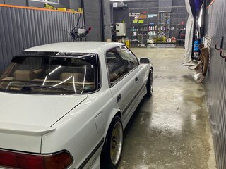 1989 Toyota Mark II VI (X80), белый, 650000 рублей, вид 5