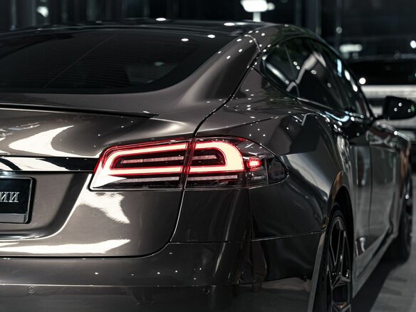2019 Tesla Model S Performance I Рестайлинг, серый - вид 7