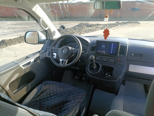 2010 Volkswagen Multivan T5 Рестайлинг, серебристый, 2600000 рублей - вид 14