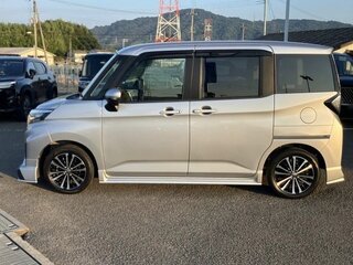 2023 Toyota Roomy I Рестайлинг, серебристый, 872000 рублей, вид 5