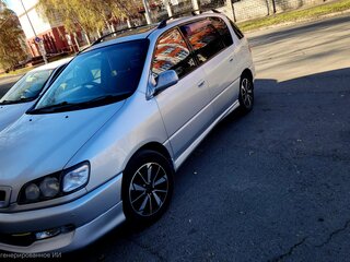 1997 Toyota Ipsum I (M10), серебристый, 610000 рублей, вид 2