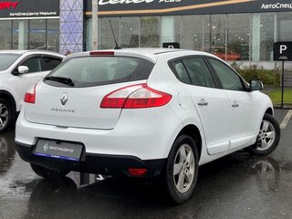 2011 Renault Megane III, белый, 644000 рублей, вид 2