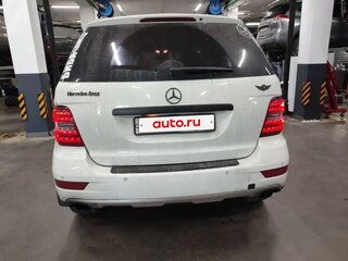 2011 Mercedes-Benz M-Класс 300 II (W164) Рестайлинг, белый, 2000000 рублей, вид 3