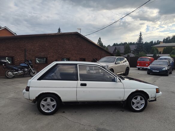 1988 Toyota Corolla II III (L30), белый, 120000 рублей - вид 4