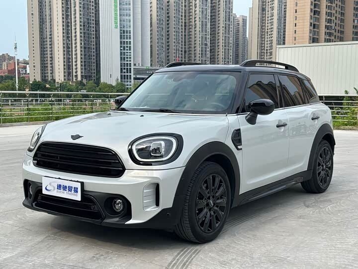 Открыть фотографии: Mini Countryman II Рестайлинг