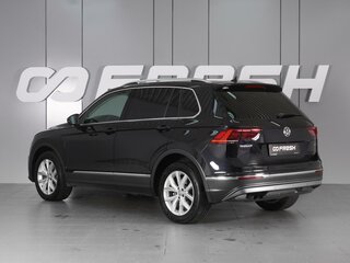 2018 Volkswagen Tiguan II, чёрный, 2629000 рублей, вид 2