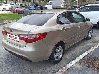 2014 Kia Rio 6-speed III, бежевый, 650000 рублей, вид 5