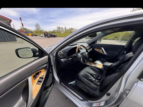 2006 Toyota Camry VI (XV40), серебристый, 700000 рублей - вид 1