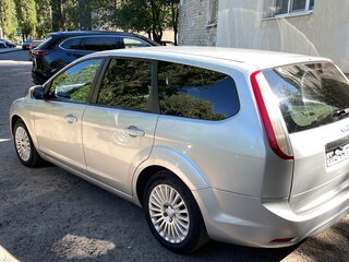 2009 Ford Focus II Рестайлинг, серебристый, 530000 рублей, вид 5