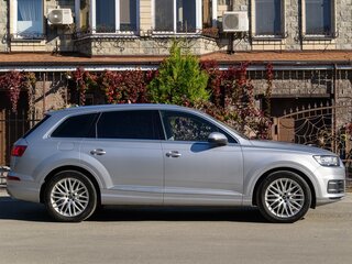 2018 Audi Q7 II (4M), серебристый, 4690000 рублей, вид 3