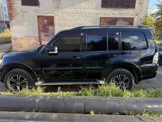 2013 Mitsubishi Pajero IV Рестайлинг 1, чёрный, 2100000 рублей, вид 3