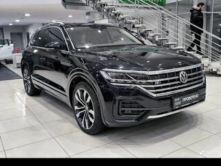 2019 Volkswagen Touareg III, чёрный, 4650000 рублей, вид 4