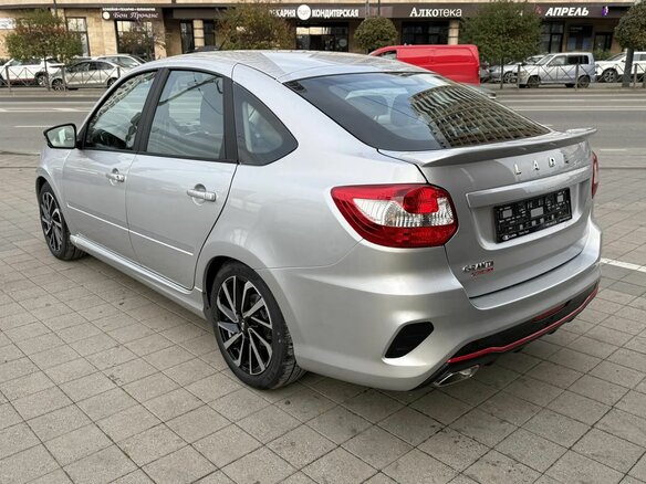2026 Lada (ВАЗ) Granta Sport I Рестайлинг, серебристый, 1647000 рублей - вид 6