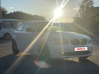 2010 BMW 1 серии 116i I (E81/E82/E87/E88) Рестайлинг, белый, 850000 рублей, вид 3