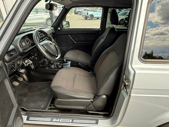2021 Lada (ВАЗ) 2121 (4x4) Urban I Рестайлинг (2020), серебристый - вид 12