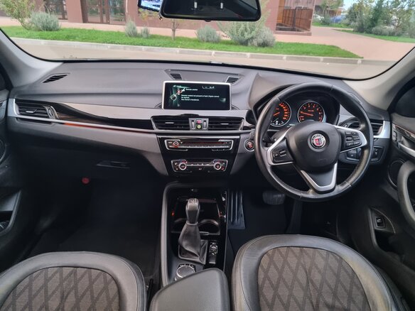 2016 BMW X1 18i sDrive II (F48), чёрный, 1850000 рублей - вид 11