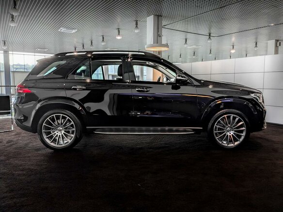 2026 Mercedes-Benz GLE 450 II (V167) Рестайлинг, чёрный - вид 3