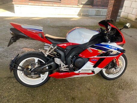 2004 Honda CBR 1000 RR/RA Fireblade, красный, 500000 рублей, вид 3