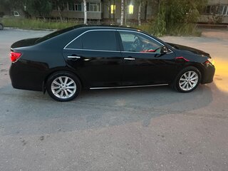 2012 Toyota Camry VII (XV50), чёрный, 1350000 рублей, вид 2