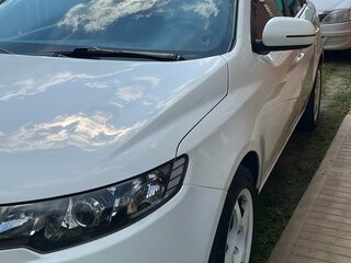 2010 Kia Cerato 5-speed II, белый, 800000 рублей, вид 5