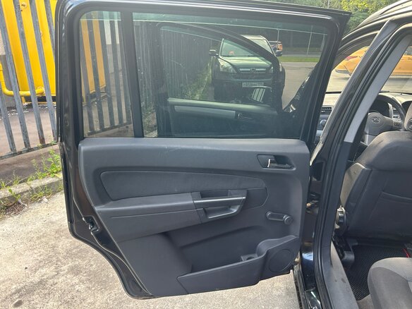 2006 Opel Zafira B, чёрный, 355000 рублей - вид 17