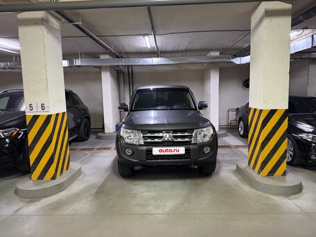 2013 Mitsubishi Pajero IV Рестайлинг 1, серый, 1799000 рублей, вид 1