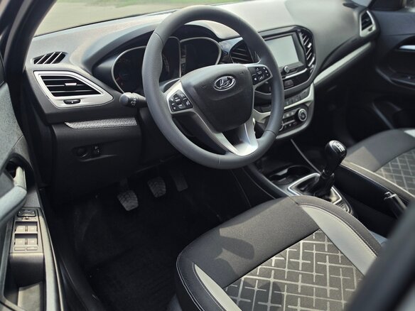 2019 Lada (ВАЗ) Vesta SW Cross I, серый, 1020000 рублей - вид 9