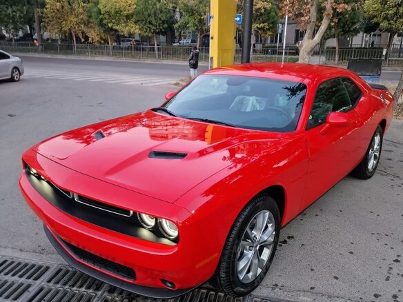 2023 Dodge Challenger III Рестайлинг 2, красный, 5700000 рублей - вид 2