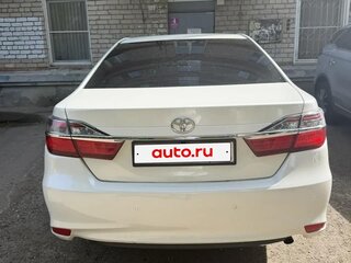 2016 Toyota Camry VII (XV50) Рестайлинг, белый, 1850000 рублей, вид 3