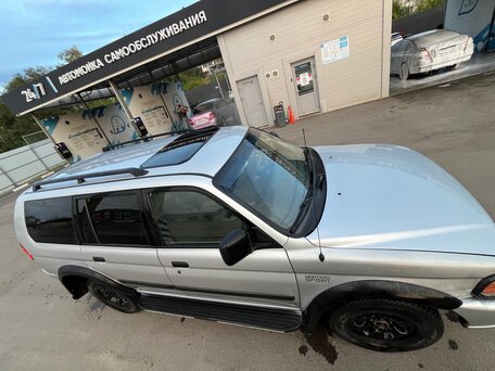 2001 Mitsubishi Montero Sport I, серебристый, 550000 рублей, вид 4