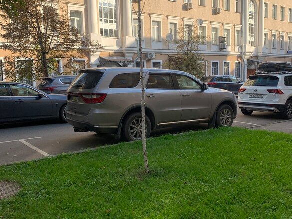 2018 Dodge Durango III Рестайлинг, серый, 2800000 рублей - вид 3