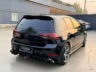 2020 Volkswagen Golf VII Рестайлинг, чёрный, 1421027 рублей, вид 4