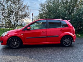 2007 Ford Fiesta Mk5, красный, 385000 рублей, вид 3
