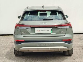 2024 Audi Q4 e-tron 35 I, серый, 5000000 рублей, вид 4