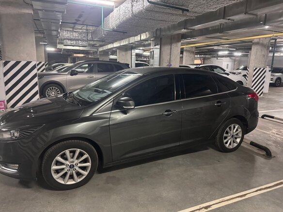 2018 Ford Focus III Рестайлинг, серый, 1000000 рублей - вид 2