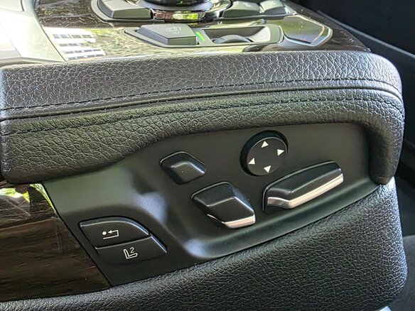 2013 BMW 7 серии Long 750Li xDrive V (F01/F02/F04) Рестайлинг, чёрный, 1400000 рублей - вид 11