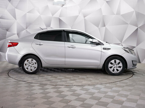 2012 Kia Rio III, серебристый, 730000 рублей - вид 5