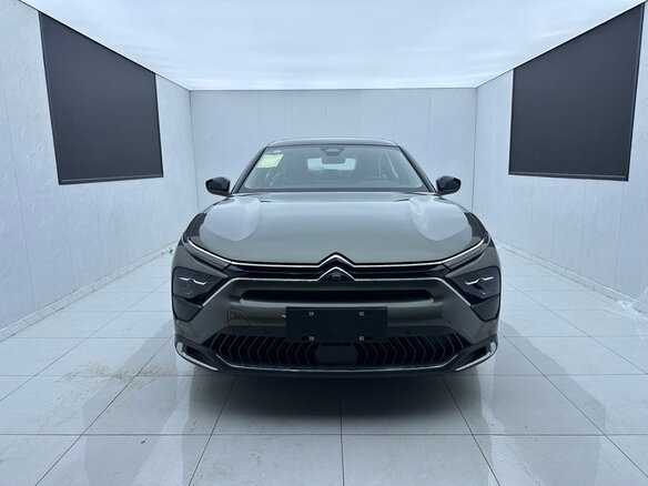 2025 Citroen C5 X, зелёный - вид 1