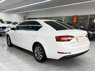 2022 Skoda Octavia III (A7) Рестайлинг, белый, 1403700 рублей, вид 5