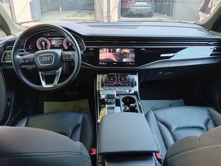 2021 Audi Q8 55 TFSI I (4M), серый, 6700000 рублей, вид 5